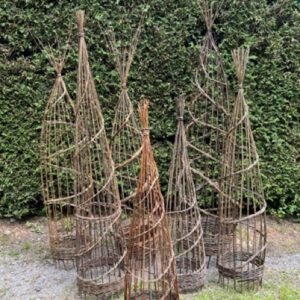 Obelisk, Willow 27 November, 1:30-5:30pm