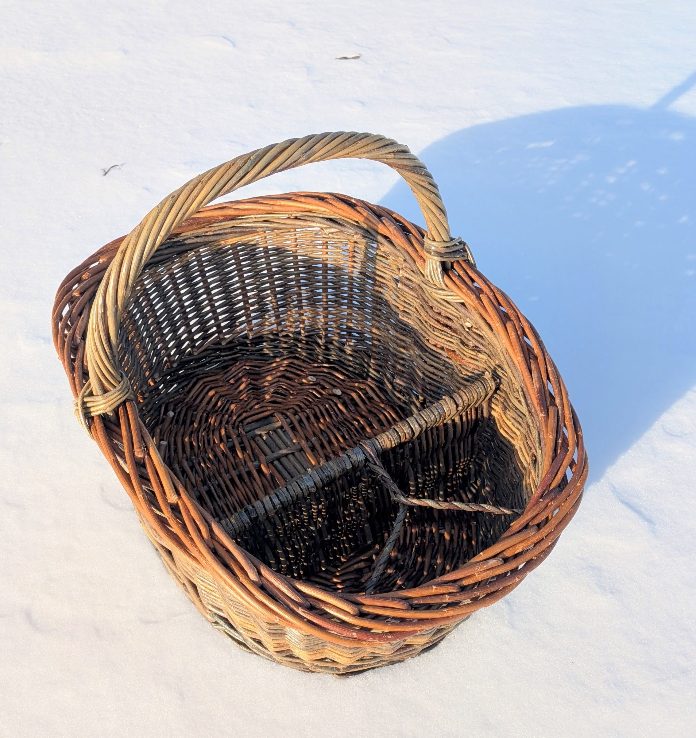 Oval Basket With Dividers, April 6 & 7, 2026, Guest Instructor Jes Clark